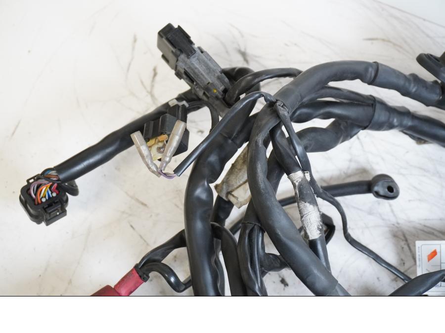 Snett uppifrån på Kabelstam från en Ducati 75 Sport -2001 motorcykel.