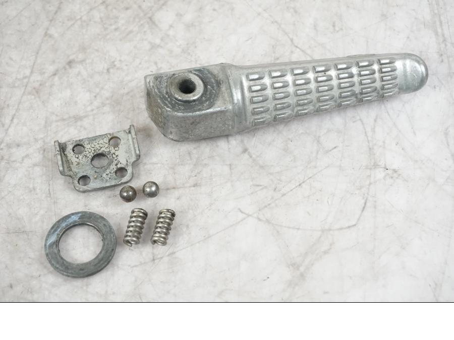 Framsidan på Fotpinne från en Kawasaki ZX-6R -2006 motorcykel.