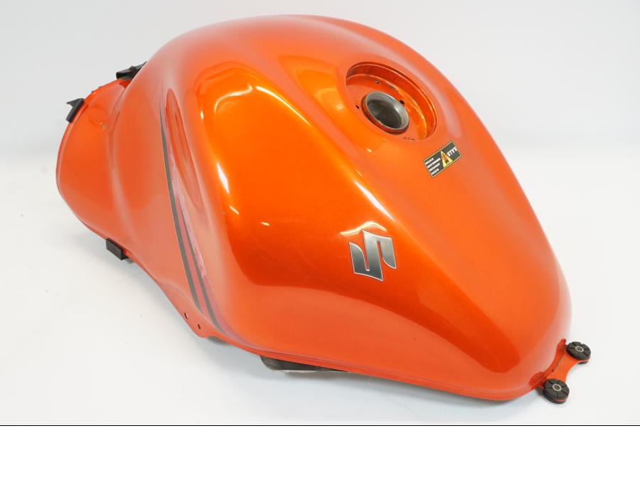 Vänster sida på Bensintank från en Suzuki GSX 1300 R -2008 motorcykel.