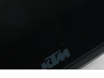 Baksidan på Instrumentpanel från en KTM 1290 Super Duke R -2022 motorcykel.