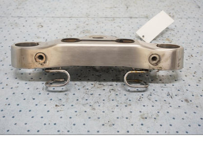 Framsidan på Gaffelkrona från en Yamaha XV 1600 -1999 motorcykel.