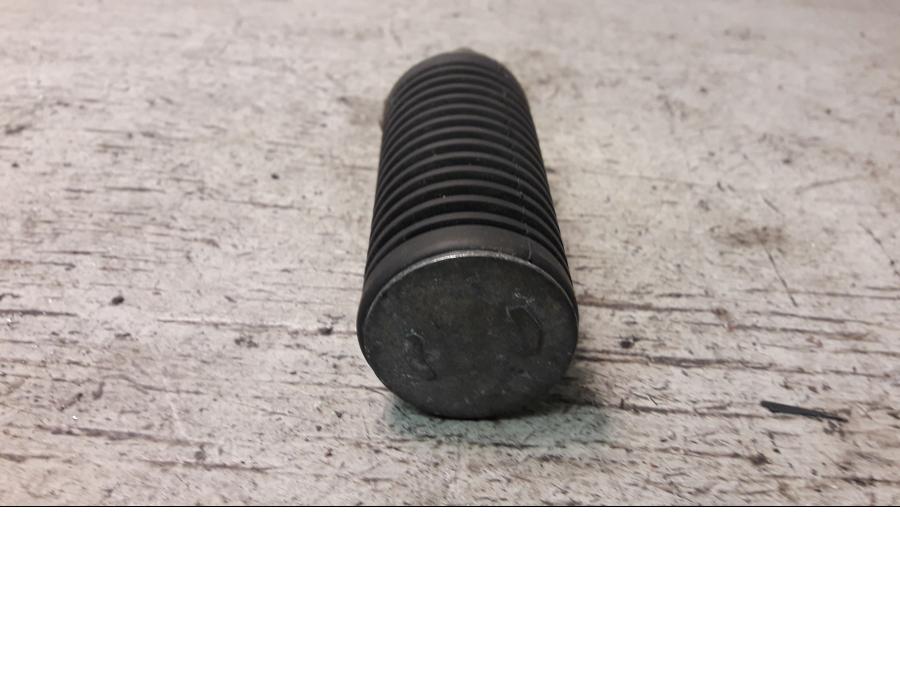 Baksidan på Fotpinne från en Honda XL 600 V -1994 motorcykel.