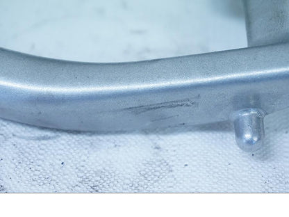 Vänster sida på Passagerarhandtag från en Honda VFR 750 -1992 motorcykel.