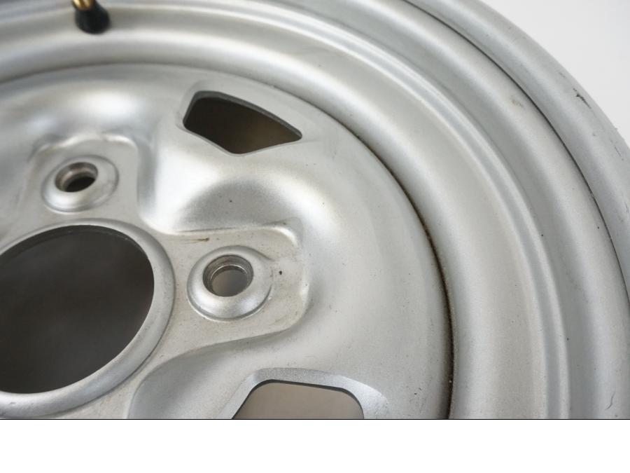 Snett nerifrån på Fälg från en Yamaha YFM 700 -2018 ATV.