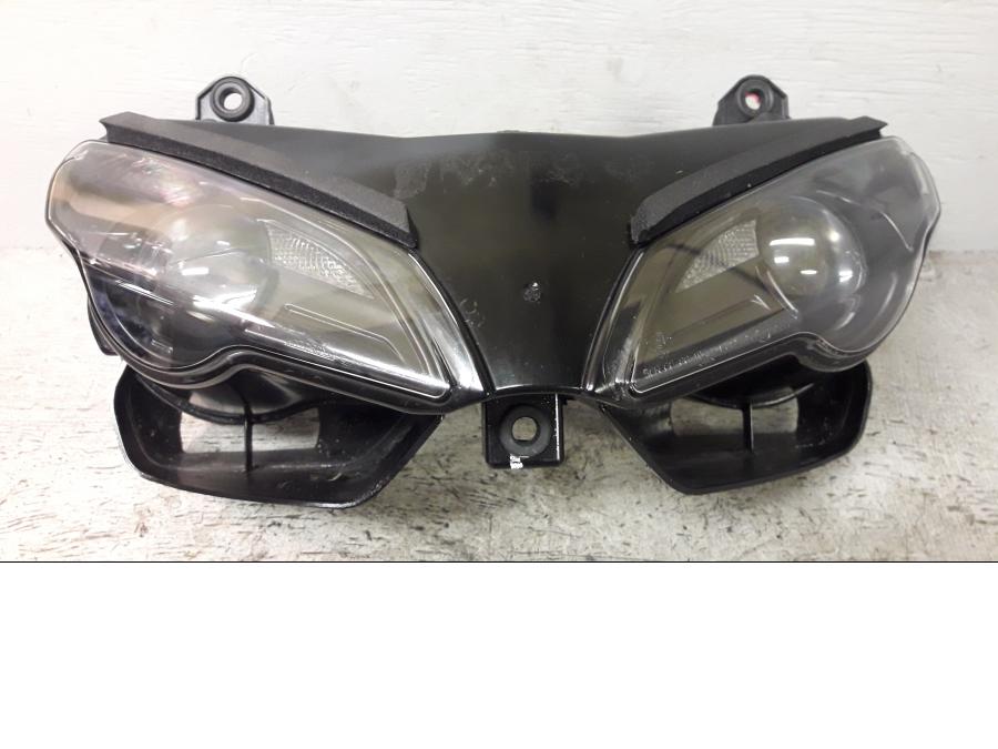 Framsidan på Strålkastare från en Ducati 848 -2010 motorcykel.