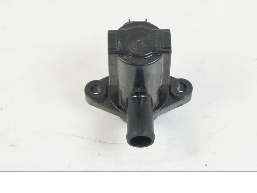 Höger sida på Second Air från en Suzuki VZR 1800 -2009 motorcykel.