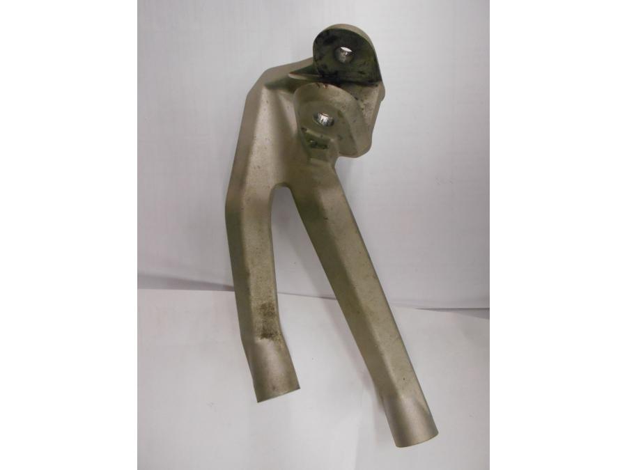 Vänster sida på Fotpinnefäste från en KTM RC8 -2008 motorcykel.