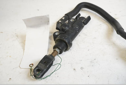 Vänster sida på Bromshuvudcylinder från en Yamaha FZ-6 -2005 motorcykel.