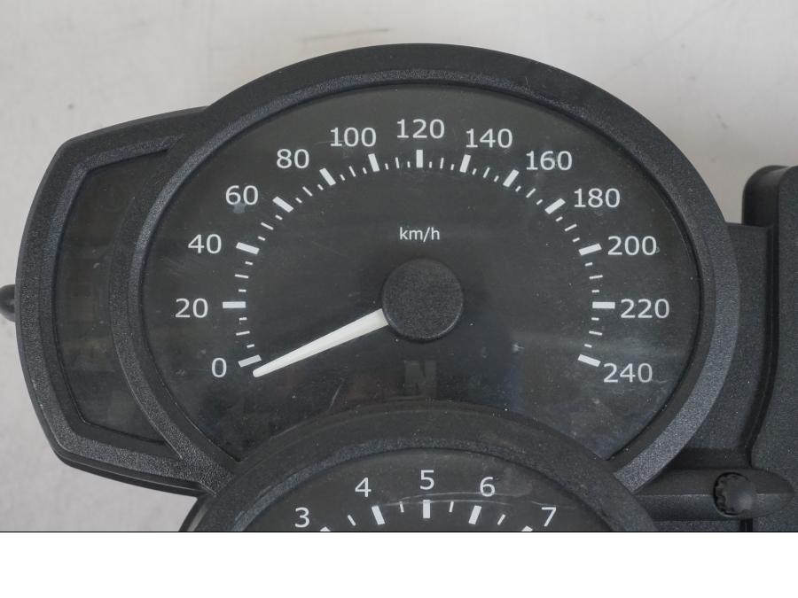 Vänster sida på Instrumentpanel från en BMW F 800 GS -2008 motorcykel.