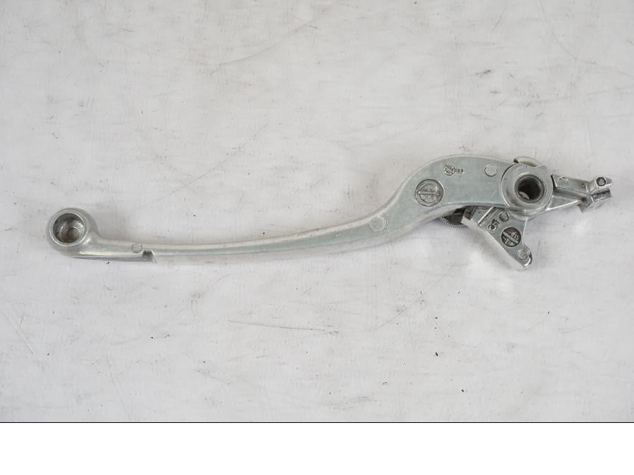 Snett uppifrån på Bromsgrepp från en Suzuki VL 800 -2002 motorcykel.