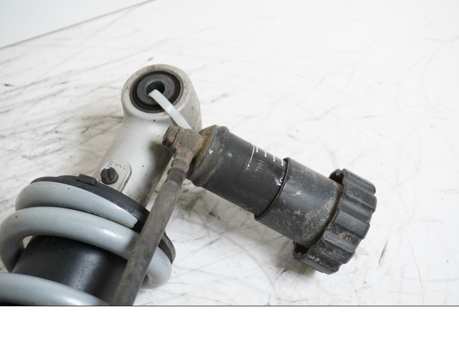 Vänster sida på Stötdämpare från en BMW R 850 R -1995 motorcykel.