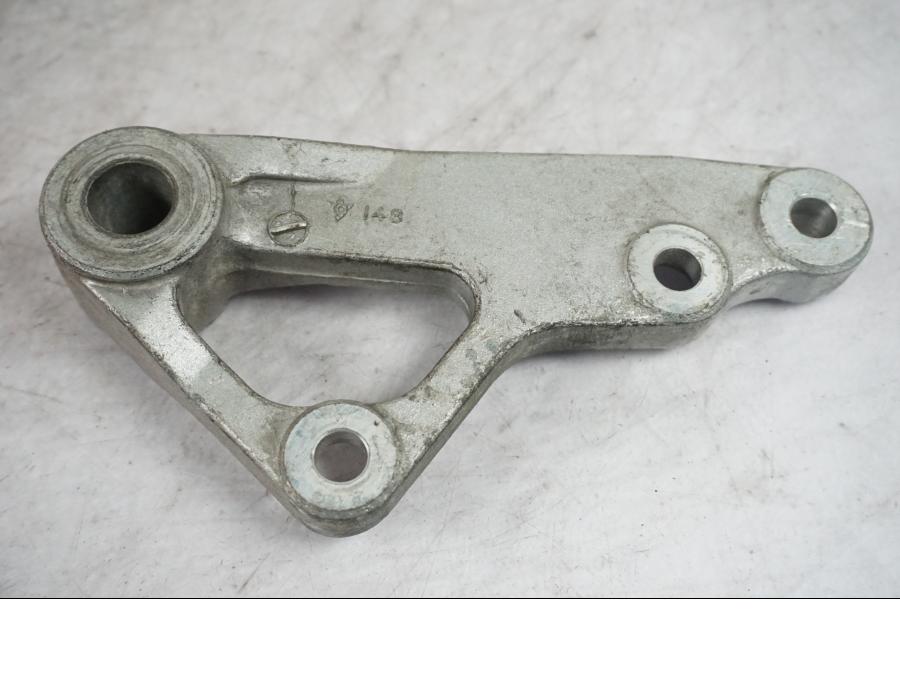 Framsidan på Bromsoksfäste från en Kawasaki ZZR 600 -1991 motorcykel.