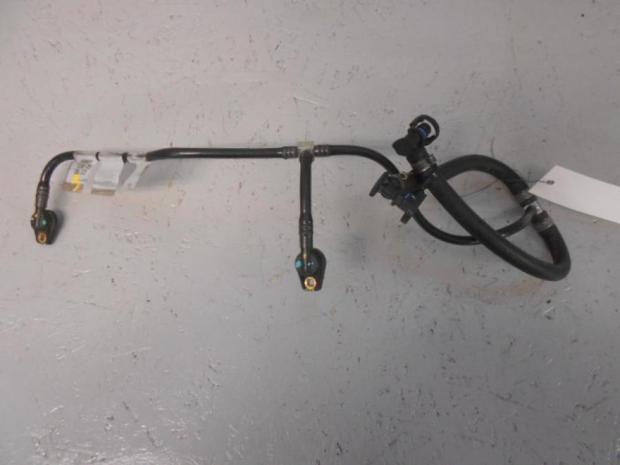 Framsidan på Bensinledning från en Ducati Streetfighter 1098 -2010 motorcykel.