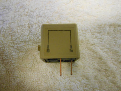 Baksidan på Relä från en BMW R 1200 C -1998 motorcykel.