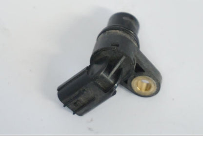 Vänster sida på Hastighetsgivare från en Honda CB 500 X -2015 motorcykel.