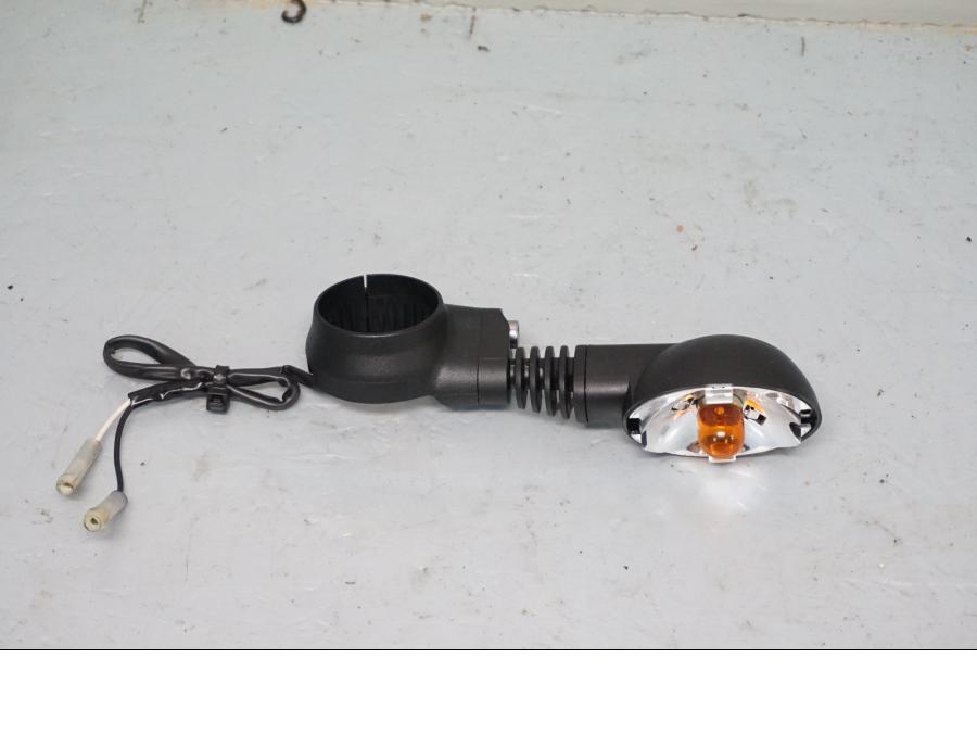 Framsidan på Blinkers från en Triumph Street Twin -2016 motorcykel.