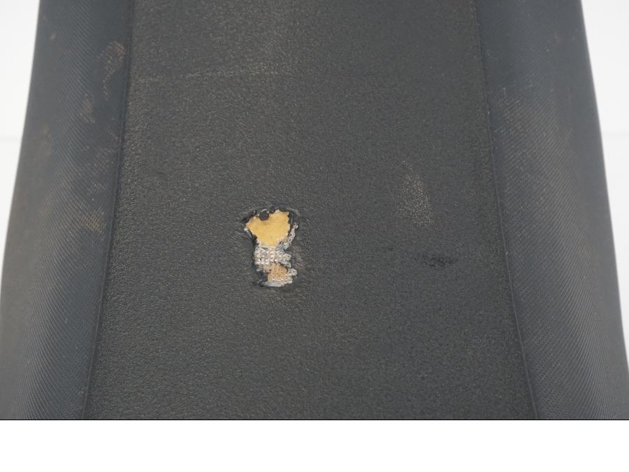 Vänster sida på Sadel från en Yamaha WR 125 -2011 motorcykel.