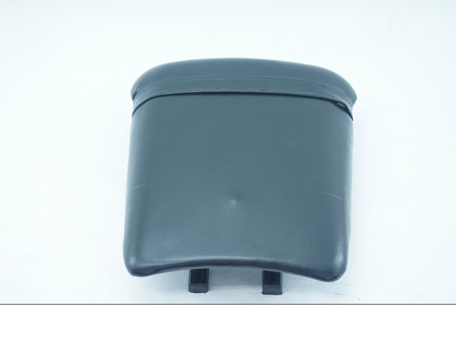 Framsidan på Sadel från en Yamaha YZF 1000 R1 -2002 motorcykel.