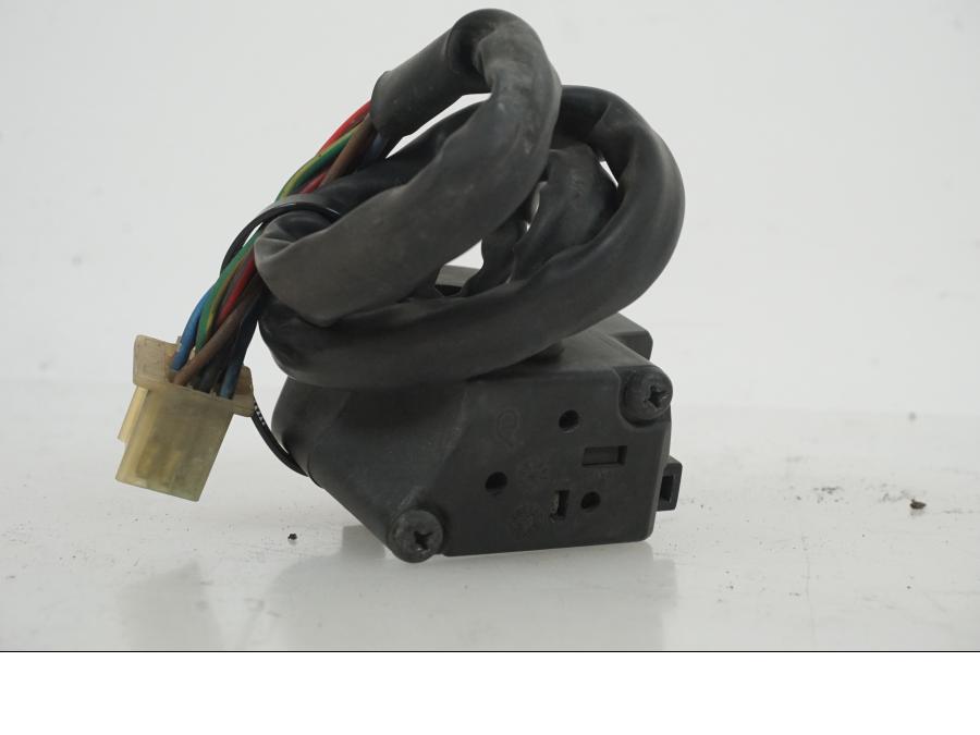 Vänster sida på Styrelreglage från en Yamaha XJ 900 S -1997 motorcykel.