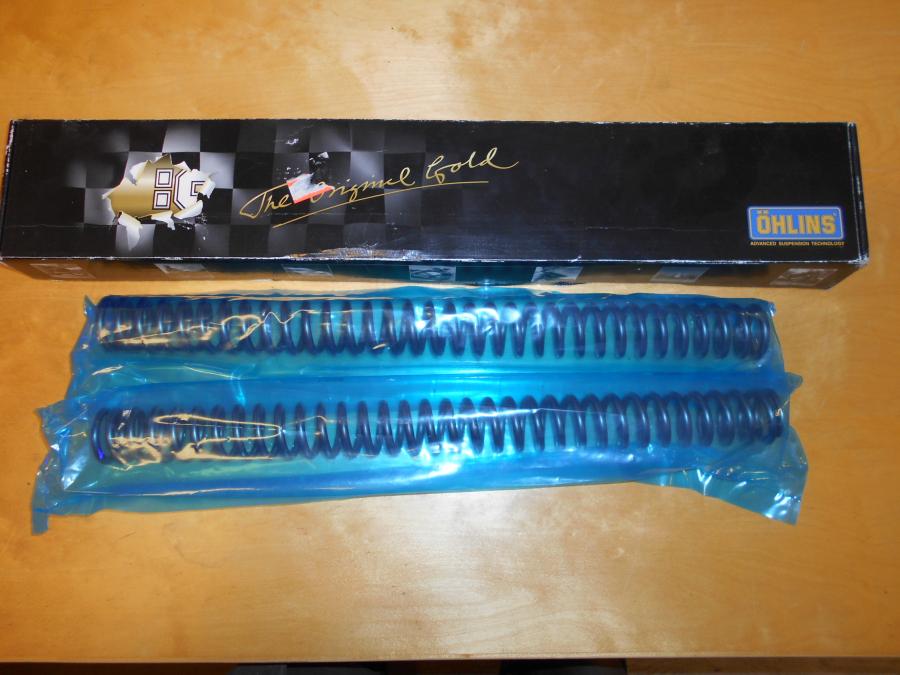 Framsidan på Gaffelben från en BMW F 800 ST -2004 motorcykel.