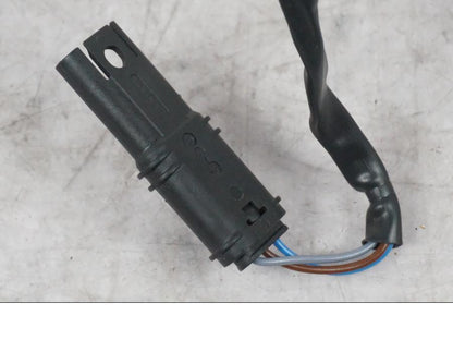 Baksidan på Bromsljuskontakt från en Ducati Multistrada V4 -2024 motorcykel.