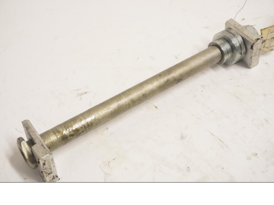 Framsidan på Axel från en Yamaha MT-09 Tracer -2015 motorcykel.