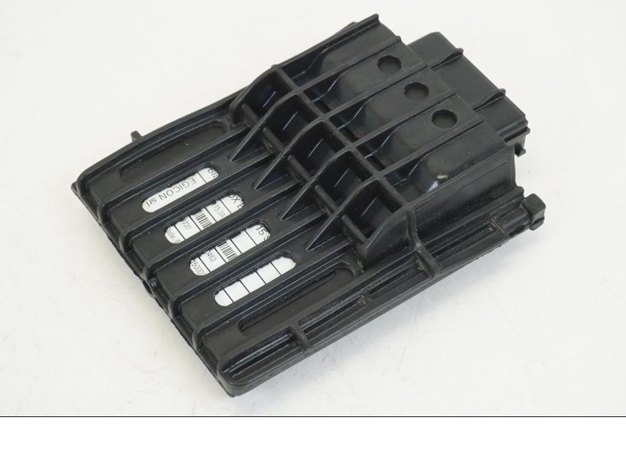 Vänster sida på CDI / ECU från en Ducati Streetfighter V4 -2020 motorcykel.