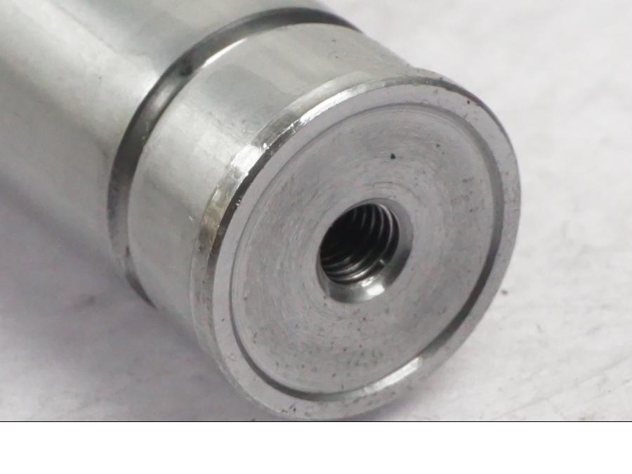 Höger sida på Gaffelbensdelar från en Ducati Multistrada V4 -2024 motorcykel.