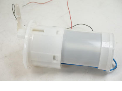 Höger sida på Bensinpump insprut från en Triumph Speed Triple -2021 motorcykel.