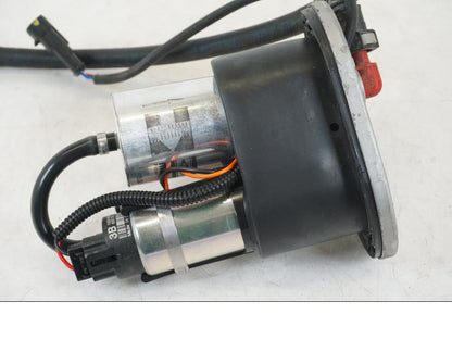 Extrabild3 på Bensinpump insprut från en Aprilia Tuono V4R -2011 motorcykel.