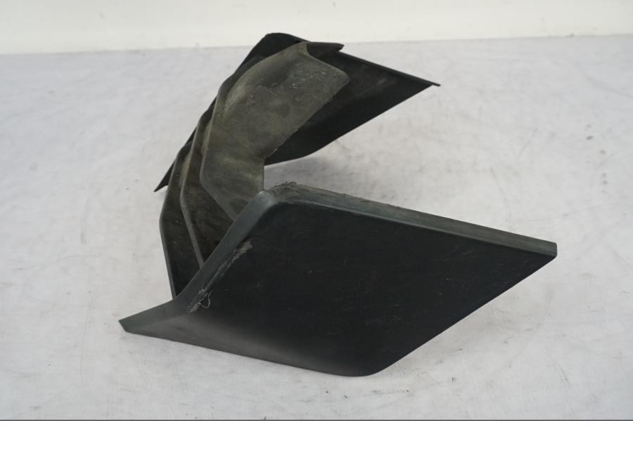 Höger sida på Magkåpa från en KTM 125 Duke -2022 motorcykel.