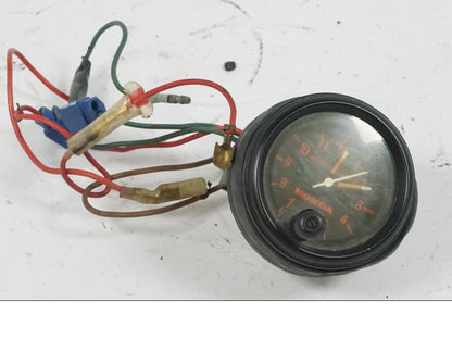 Framsidan på Klocka från en Honda CB 750 -1982 motorcykel.