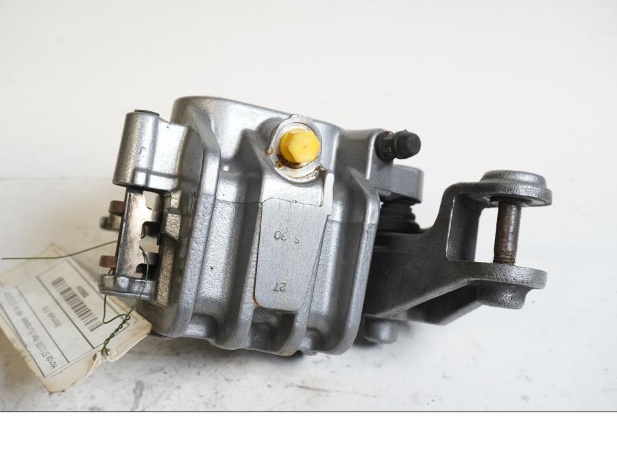 Baksidan på Bromsok från en Honda ST 1100 -1998 motorcykel.