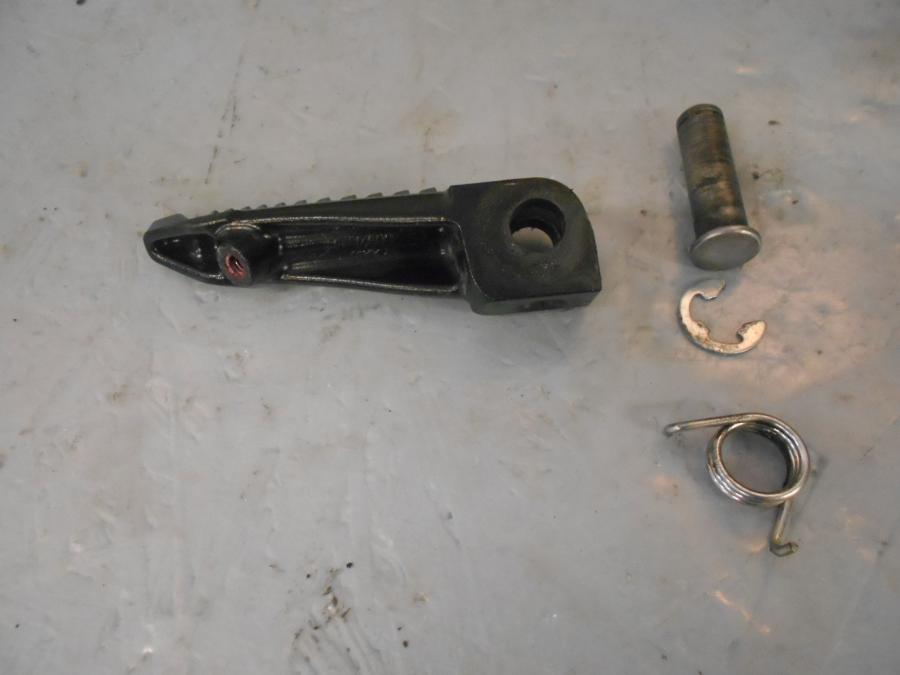 Baksidan på Fotpinne från en Kawasaki Z 1000 -2019 motorcykel.