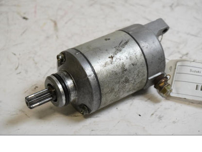 Framsidan på Startmotor från en Suzuki GSX-R 750 -2000 motorcykel.