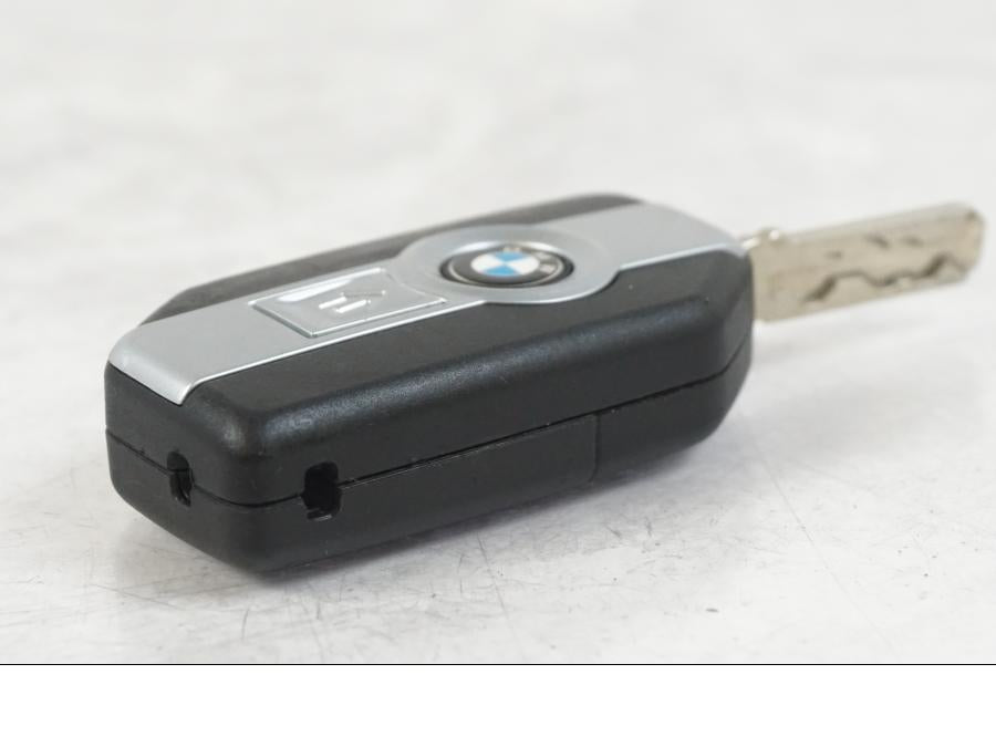 Höger sida på Nyckel från en BMW R 1250 GS -2021 motorcykel.