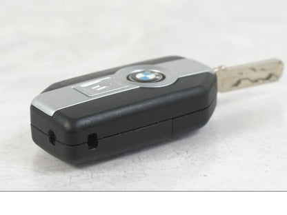 Höger sida på Nyckel från en BMW R 1250 GS -2021 motorcykel.