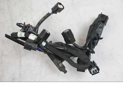 Framsidan på Kablage från en KTM 1290 Super Duke R -2022 motorcykel.