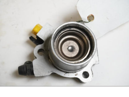 Baksidan på Kopplingslavcylinder från en Kawasaki GPZ 900 -1988 motorcykel.