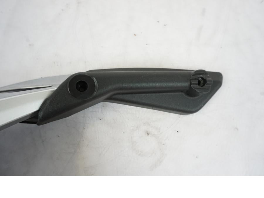 Höger sida på Strålkastarkåpa från en Honda VFR 1200 -2010 motorcykel.