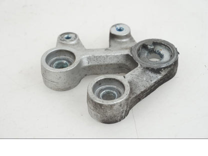 Baksidan på Fotpinnefäste från en Suzuki GSX-R 1000 -2007 motorcykel.