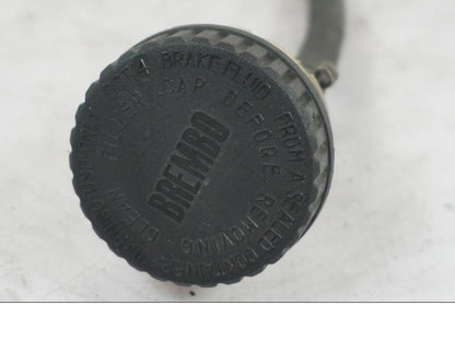 Snett uppifrån på Bromshuvudcylinder från en BMW R 1200 R -2007 motorcykel.