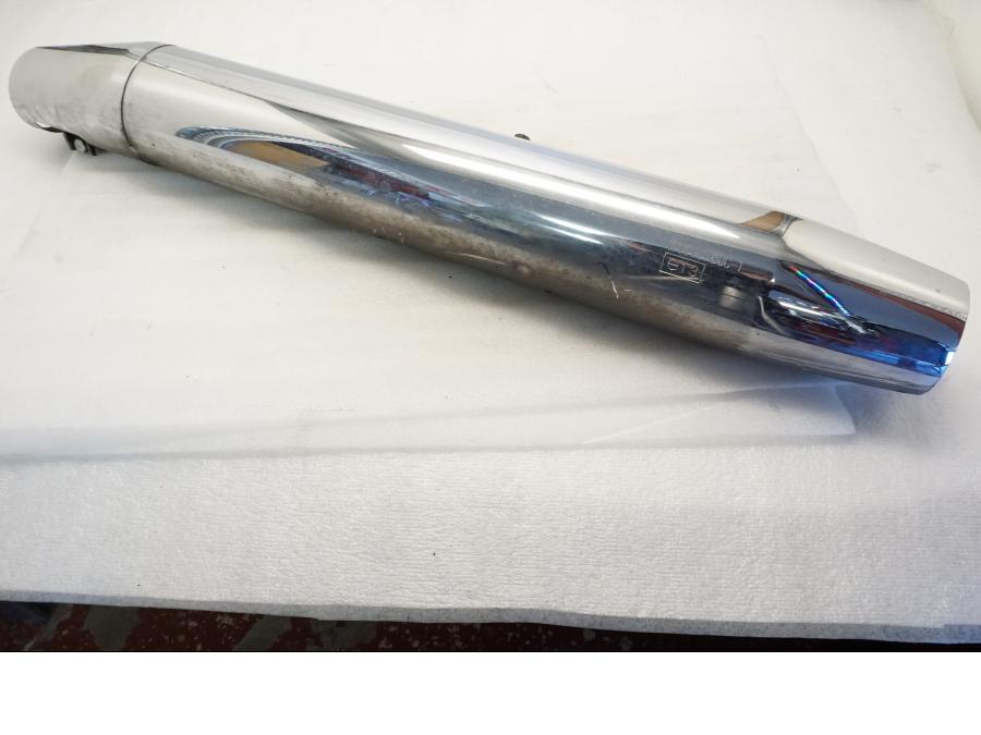 Baksidan på Ljuddämpare från en Yamaha XVZ 13TD -1999 motorcykel.