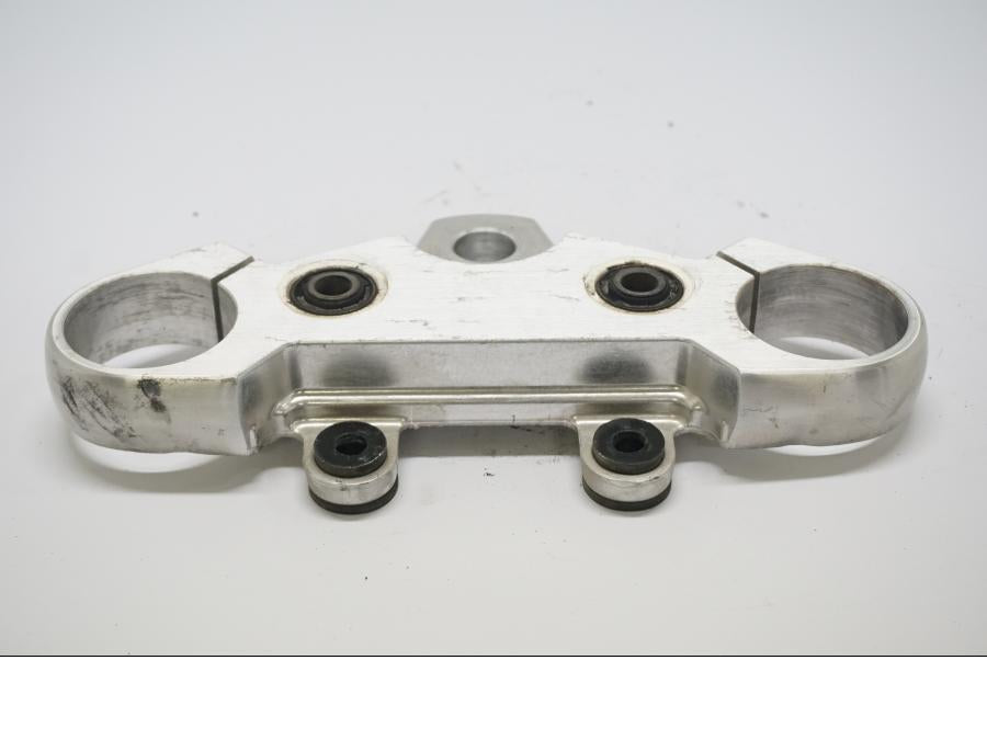 Framsidan på Gaffelkrona från en Suzuki VZ 800 -1998 motorcykel.