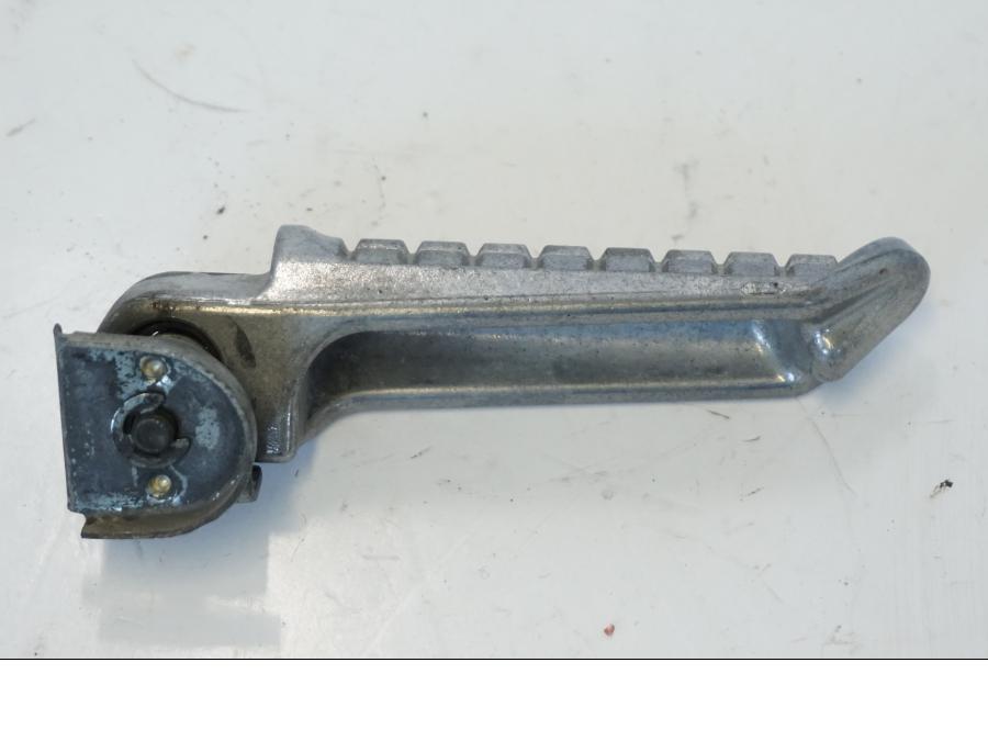 Höger sida på Fotpinne från en Kawasaki ZR-7 -2001 motorcykel.