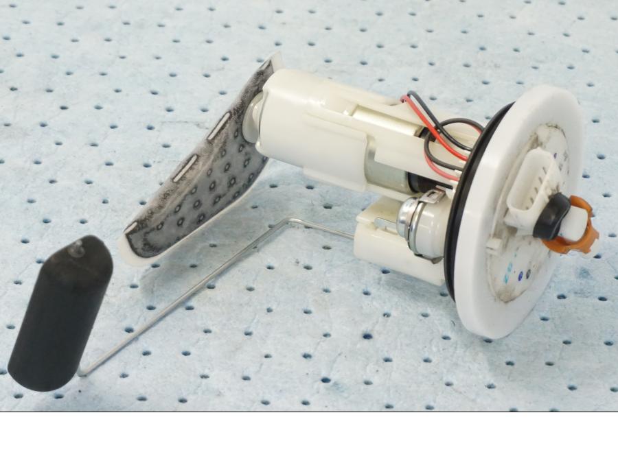 Extrabild1 på Bensinpump insprut från en Honda SH 300 A -2011 scooter.