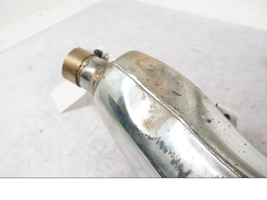 Snett uppifrån på Ljuddämpare från en BMW K 75 -1992 motorcykel.