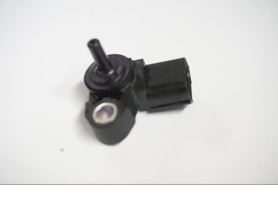 Baksidan på Mapsensor från en Kawasaki Z 900 -2020 motorcykel.