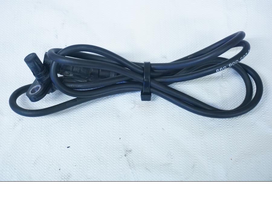 Framsidan på ABS givare från en Ducati 899 Panigale -2015 motorcykel.