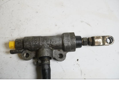 Vänster sida på Bromshuvudcylinder från en Yamaha XTZ 660 -1995 motorcykel.